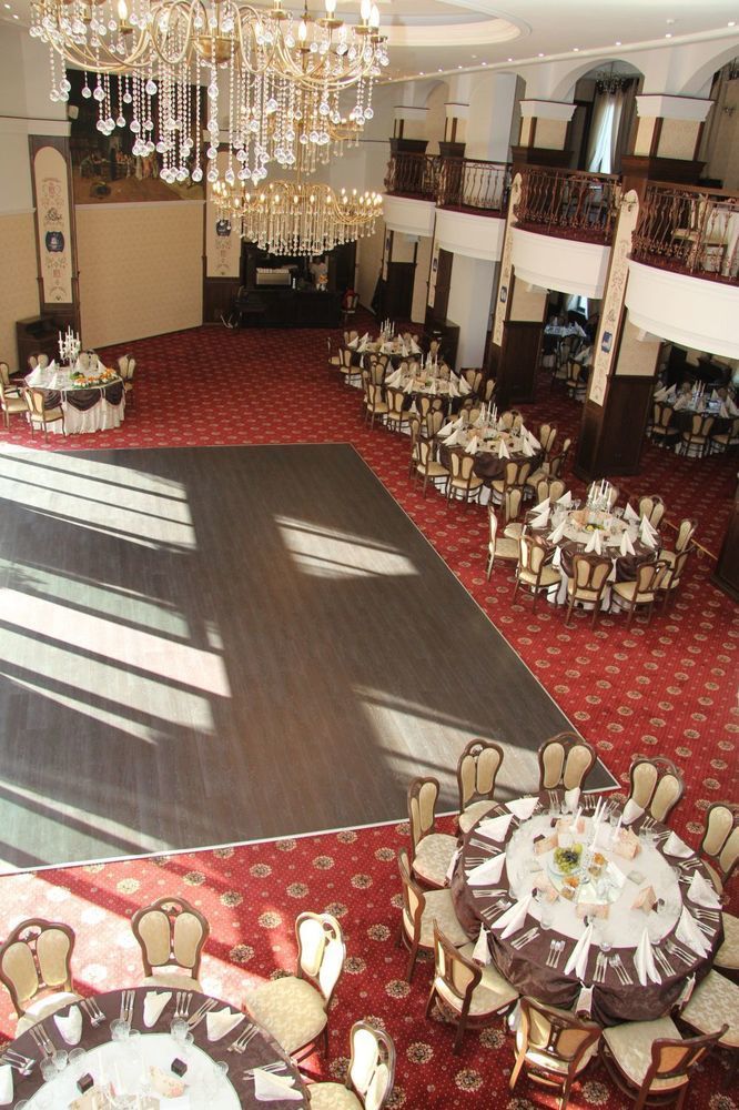 Pik Elegance Hotel Ploiesti Exterior photo