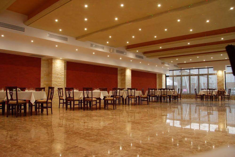 Pik Elegance Hotel Ploiesti Exterior photo