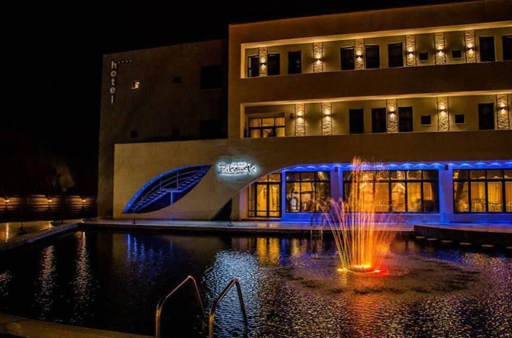 Pik Elegance Hotel Ploiesti Exterior photo